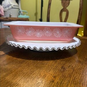 Pyrex Pink daisy 575 rare casserole Bakeware